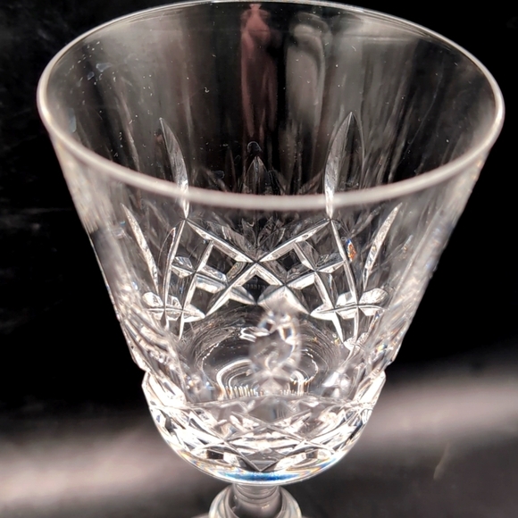 Two (2) Signed Kilkenny 1991 Hand Cut  6" Crystal Wine Glasses - Irish Ireland - Picture 4 of 9